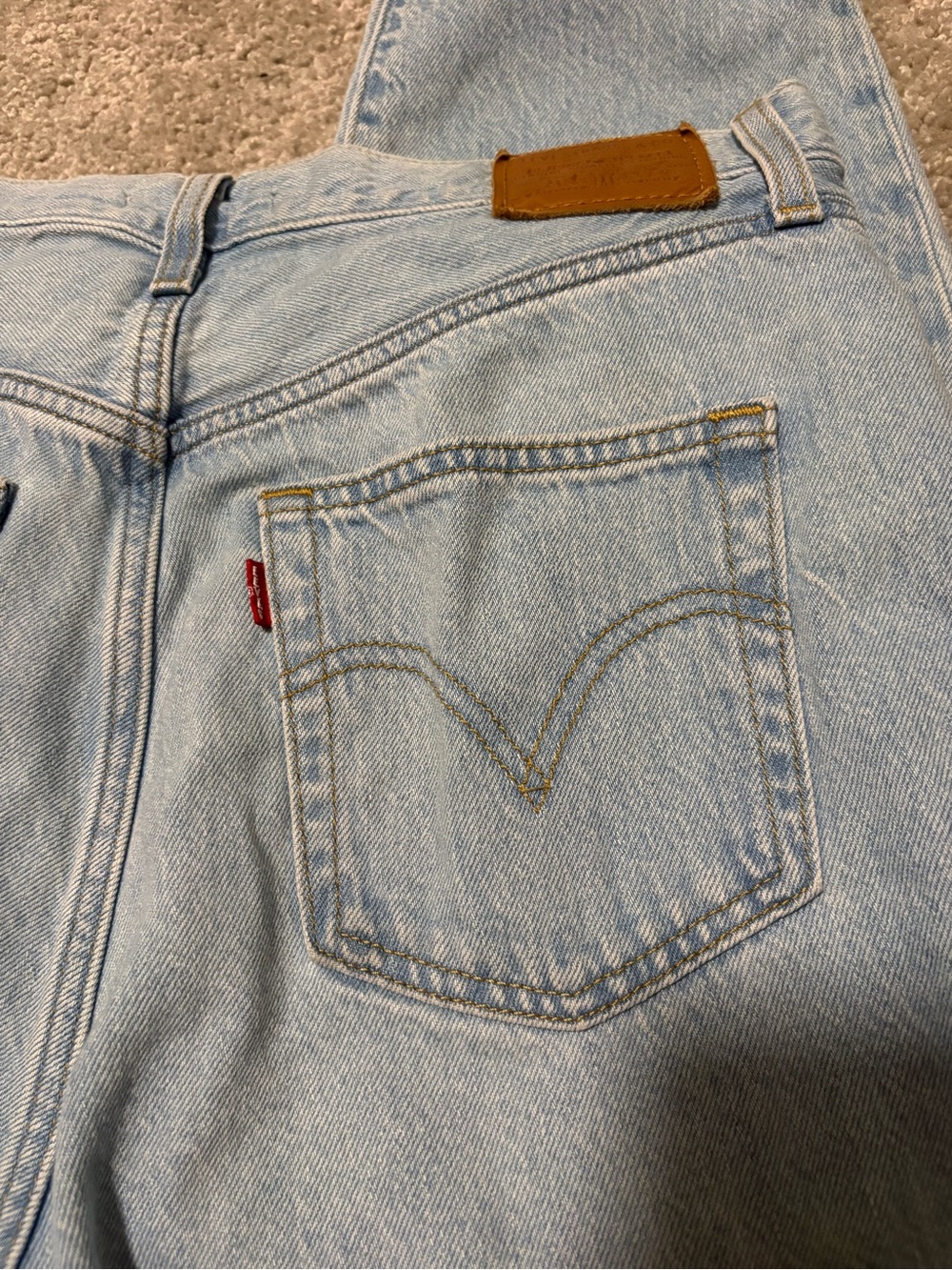 Levi's Light wash high loose taper Women’s Jeans size 31 - Picture 10 of 10